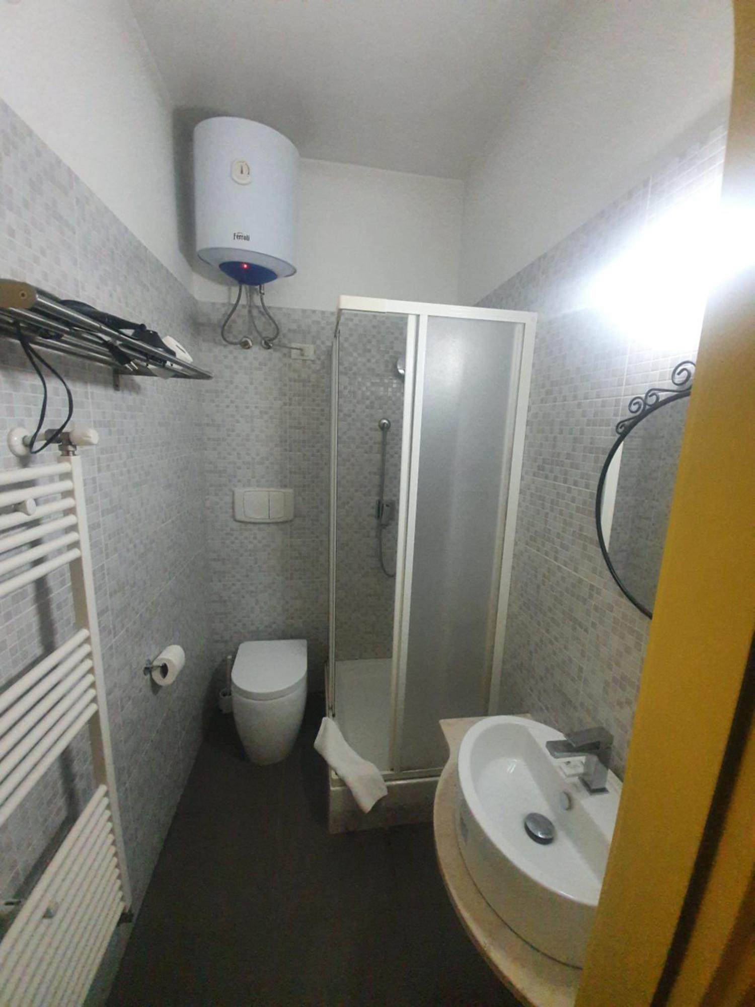 Hotel Sira House Milano Exterior foto