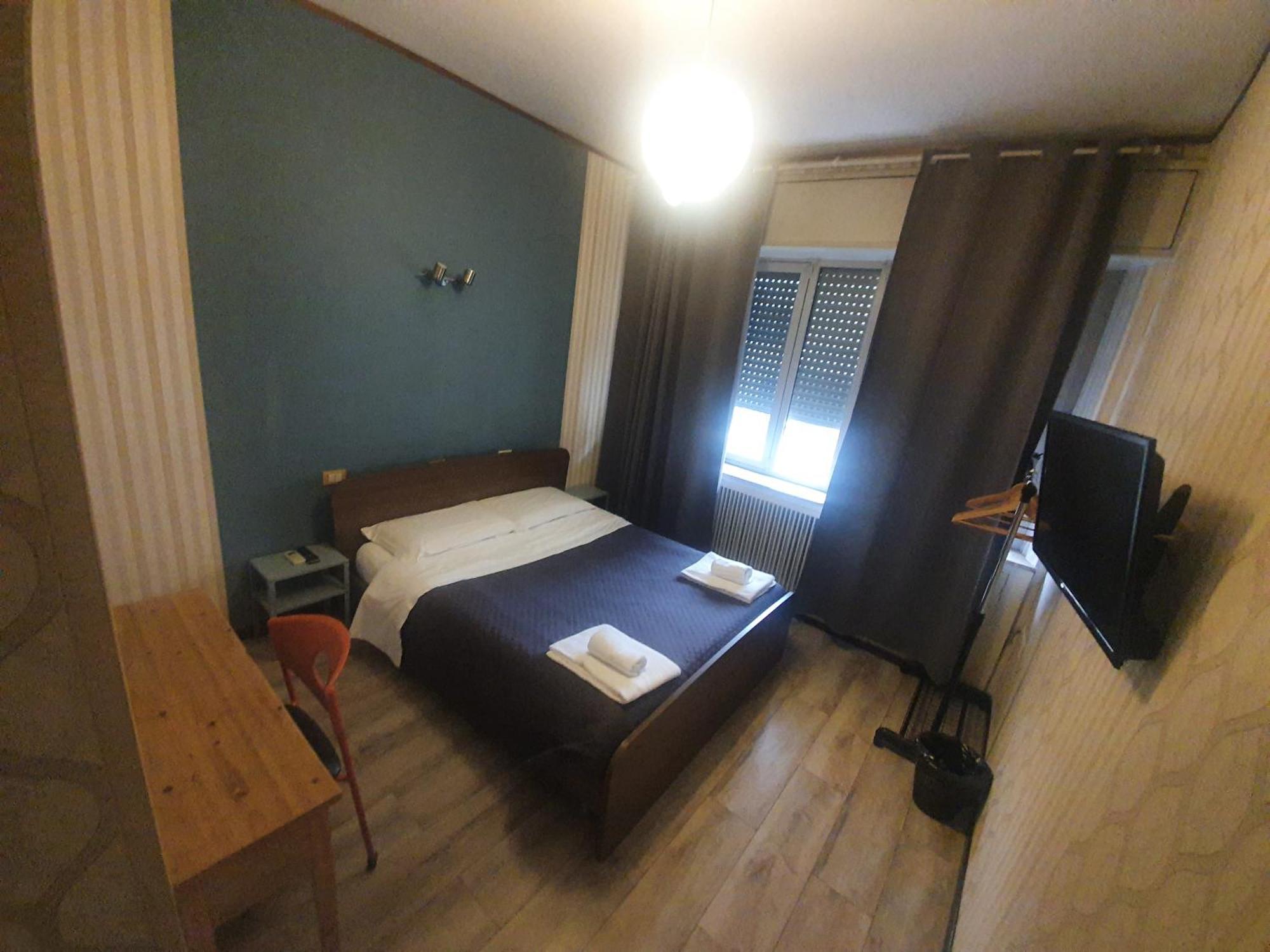Hotel Sira House Milano Exterior foto