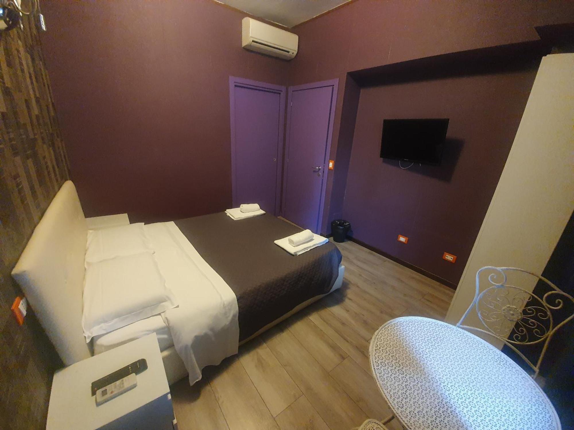 Hotel Sira House Milano Exterior foto