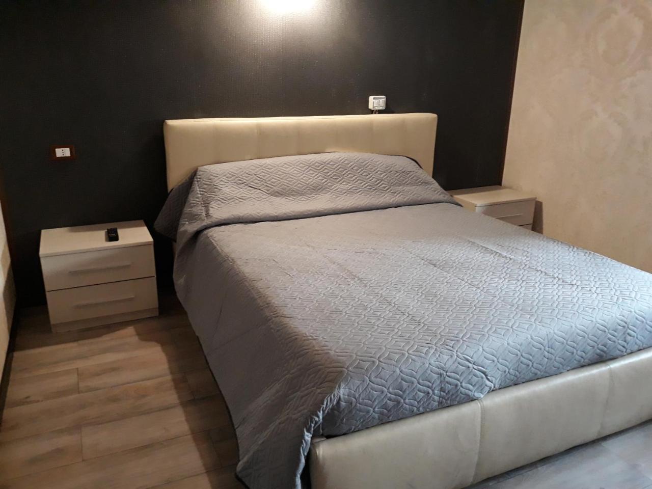 Hotel Sira House Milano Exterior foto
