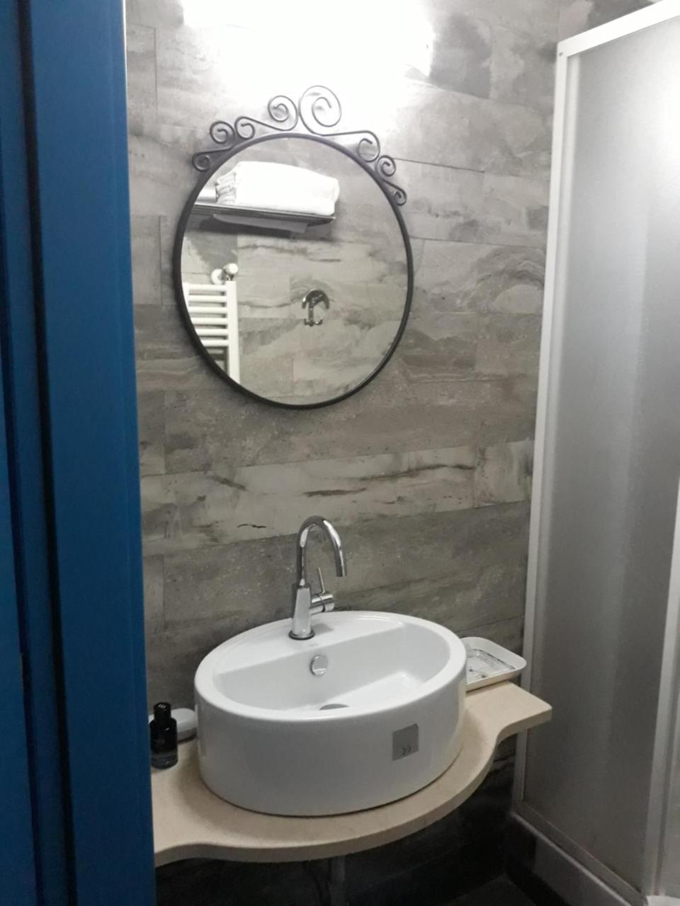 Hotel Sira House Milano Exterior foto